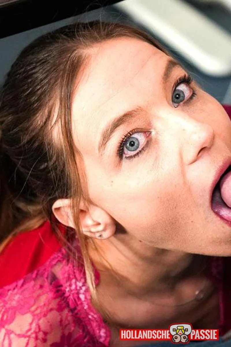 HollandschePassie – Ivey Maakt Overwerken Bloedheet! (Blowjob, 35:28)