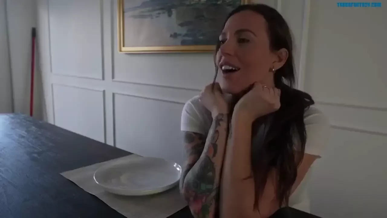Yogabella – Addicted Mature Step Mom Mistake Her Son For Her Boyfriend