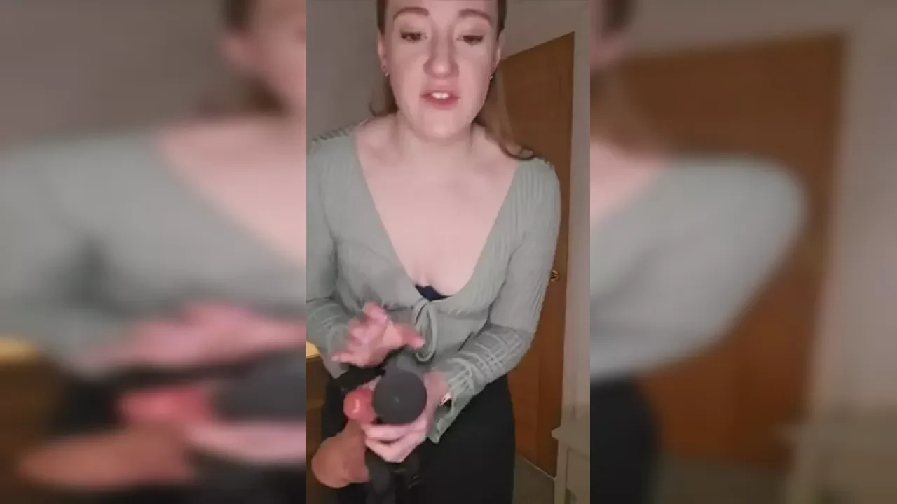 Fionadagger – Sweet Step-Mommy Pees As A Thank You