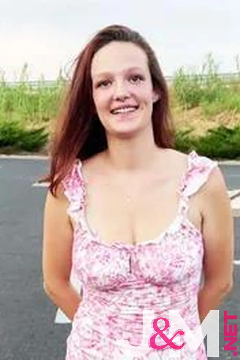 JacquieEtMichelTV – Angel, 22 Years Old, Cook In Montpellier!