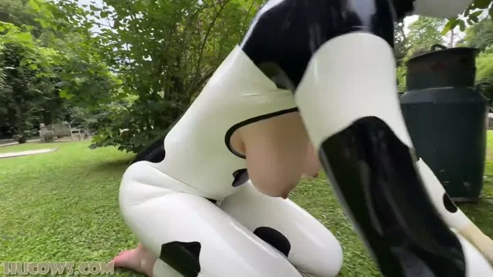 Anc1Lla & Miss Fetilicious – Latex Hucows Outdoors