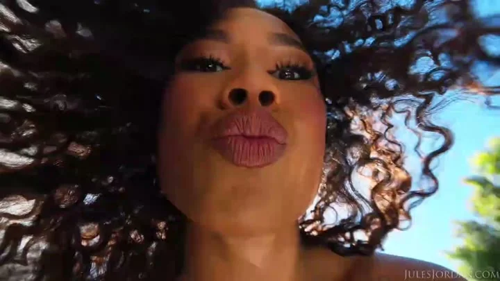 Ebony Goddess Skyla Sun’s Amazing Natural Tits Get Lexington Steele’s Full Attention