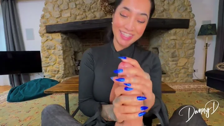 Danny D Baise et Remplit la Chatte de Yasmina Khan de Sperme