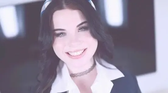 Fresh-Faced Lola Valentine Scores Some Extra Credit
