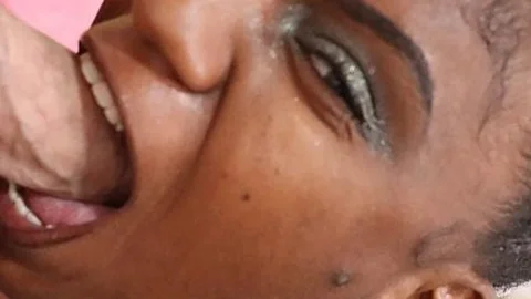 GhettoGaggers – The Shape Store (Blowjob, 1:00:15)