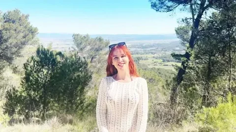 Norah, 25 Years Old, A Very Seductive Tourist! (Redhead)