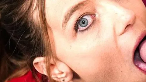 HollandschePassie – Ivey Maakt Overwerken Bloedheet! (Blowjob)