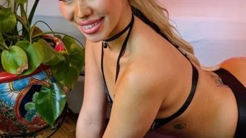 GoonMuse – Luna Luxe Gets Multiple Loads Of Cum!