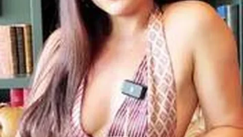 JacquieEtMichelTV – Alektra, 27 Years Old, Hotel Manager In Aix-En-Provence!