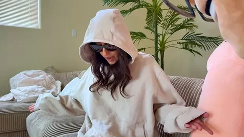 Lola Aiko se fait bien baiser par Porn Dude