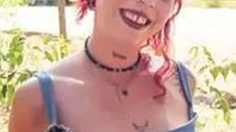 JacquieEtMichelTV – Eloa, 28 Years Old, From Vienna!