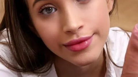 BangBrosClips – Sofia Smith Prende Un Grosso Cazzo Bianco Nel Culo