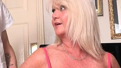AuntJudysXXX – Lady Lesley’s Doctor Prefers A Hands-On Approach To Healthcare