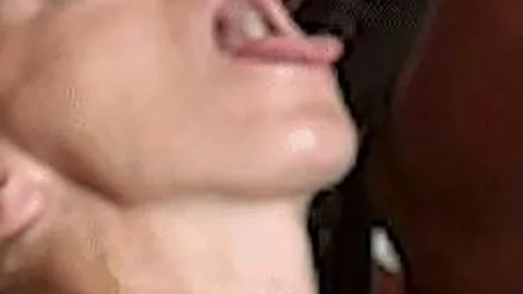 MaxineX – ¡La MILF Sexy, Dani Dare, Sorprendida Engañando por Scott Rhodes!