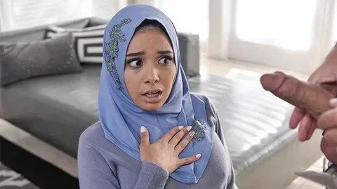 Anale Adolescenziale nel Suo Hijab