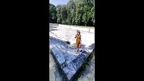 Slut sucks in an abandoned pool