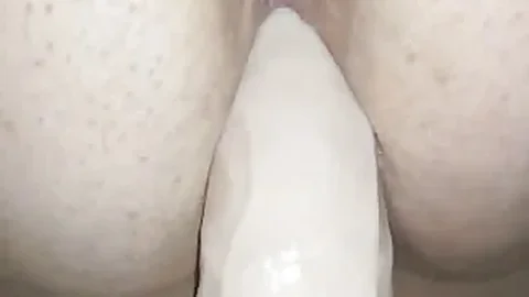 Momma likes big things in her pussy