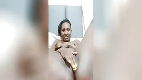 Watch me making myself cum.
