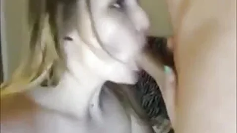 Sarışın onun büyük boşalmasını aldıktan sonra ağzına döküyor