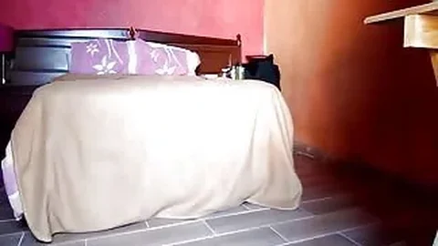 Elle adore goûter sa mouille