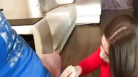 Romantic date turns into a steamy blowjob session