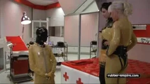 Madame Gillette und Lady Ashley Extremly Tubed 1