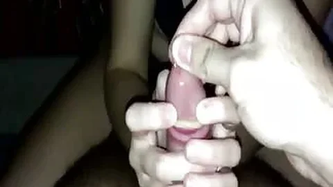 أحب ما تفعله بقضيبه