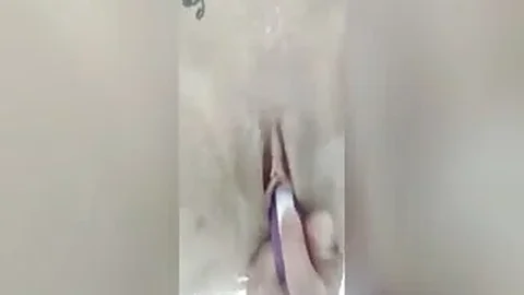 Sarah shower time pussy play