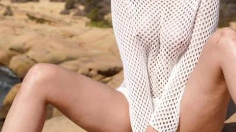 Arousins – Beautiful Lana Lane Teases On The Rocks