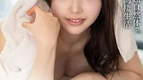 Mi sto divertendo con la mia fidanzata da stamattina, e non appena mi sveglio, faccio sesso con lei. Buongiorno per il sesso con la crema. Cullato dal mattino