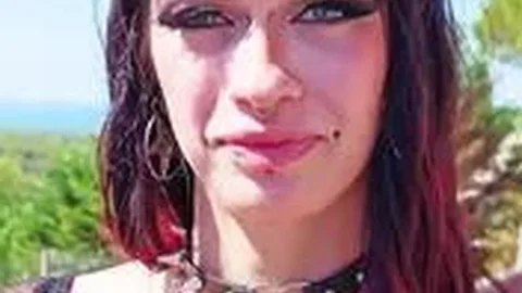 JacquieEtMichelTV – Morticia, 31, Embraces Her Personality… And Her Desires!