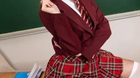 FakeCollege – Czy moja cipka wygląda normalnie, proszę pana?
