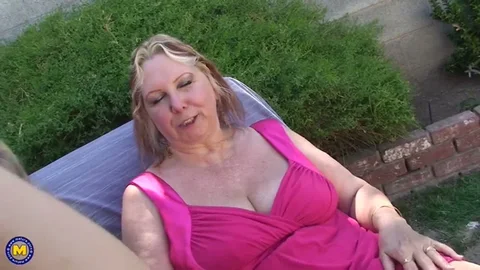 Maturenl – Chunky Mature Slut Getting Fisted in the Garden