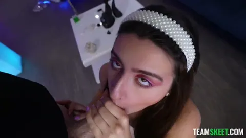 Cutie Sucks Like a Pro
